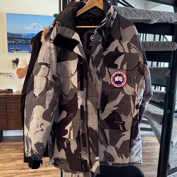 Canada Goose Men's Black and Gray Camouflage Puffer Jacket - Picture 1 of 10